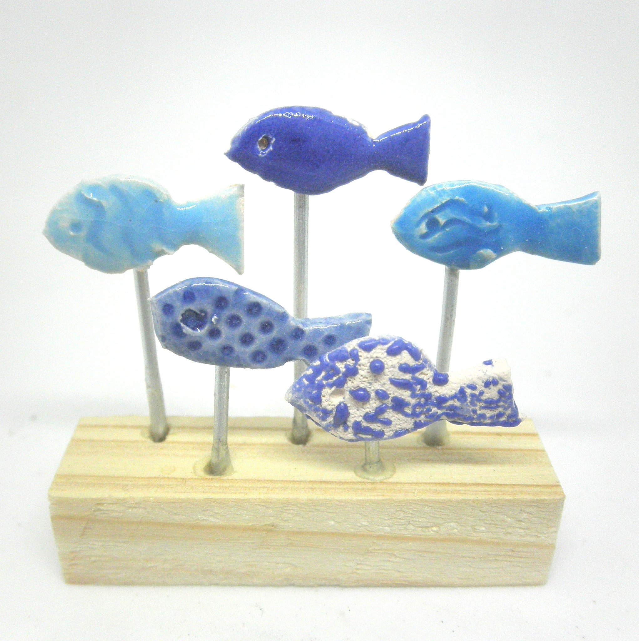Miniature beach decor fish sculpture blue - A