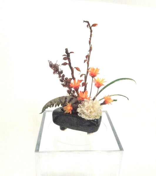 Miniature Ikebana Flower Arrangement – Japanese Dried Flowers in Ceramic vase