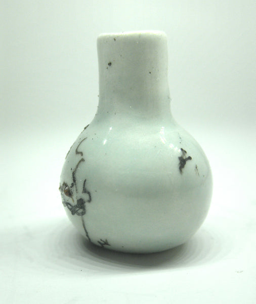 Miniature ceramic vase with hair decoration on celadon - d