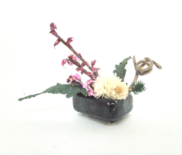 Miniature Ikebana Flower Arrangement – Fern and pink Flowers in Ceramic vase