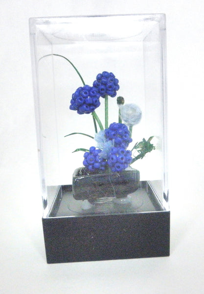 Miniature Ikebana Flower Arrangement – Beaded Flowers in Ceramic vase