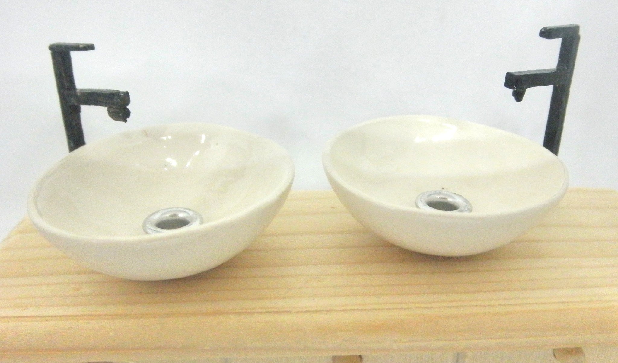 Set of 2 Vessel sinks 1/12th white