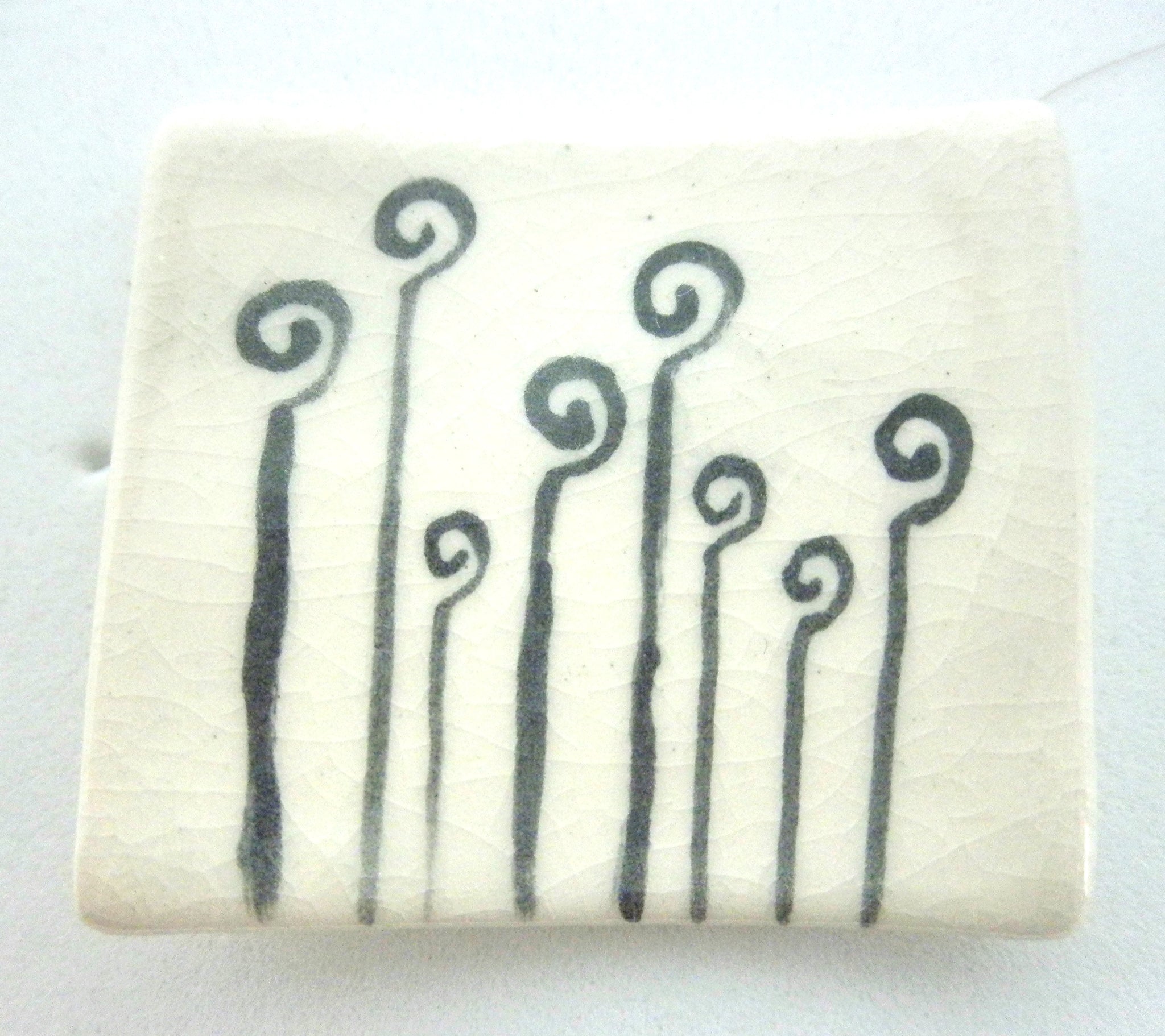 Dollhouse Miniature Black and white ceramic dish - rectangular with fern fonts