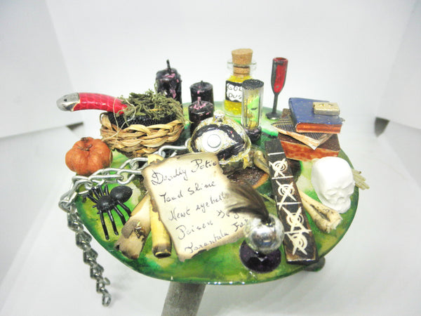 Miniature Halloween witch table #2