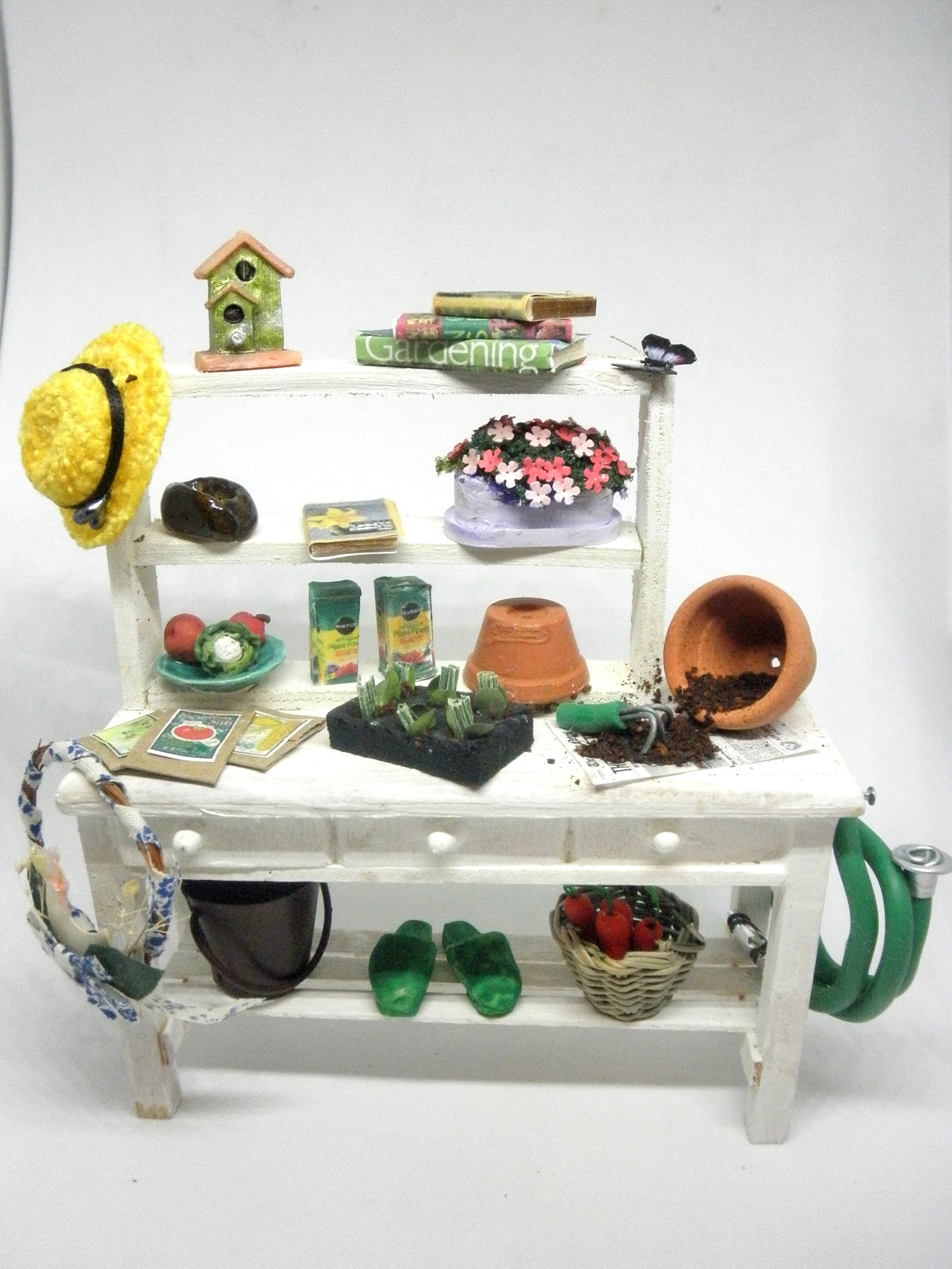 Miniature Unique potting table with all accessories - #A