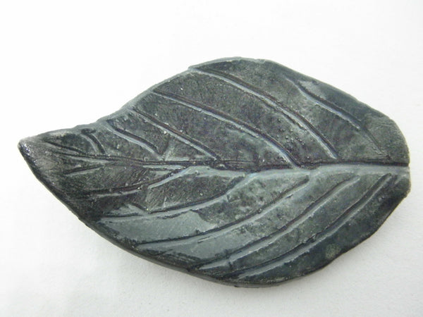 Miniature ceramic leaf - Black