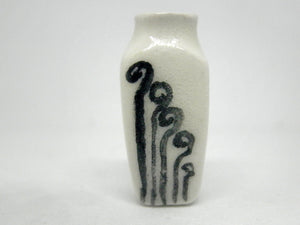 Dollhouse Miniature vase with fern fonts