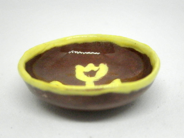 Miniature Pennsylvania slipware bowl - tulip